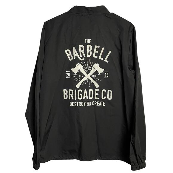 The Barbell Brigade Jacket Mens M Black Nylon Snap Up Pockets Back Graphic Gym - Picture 3 of 10